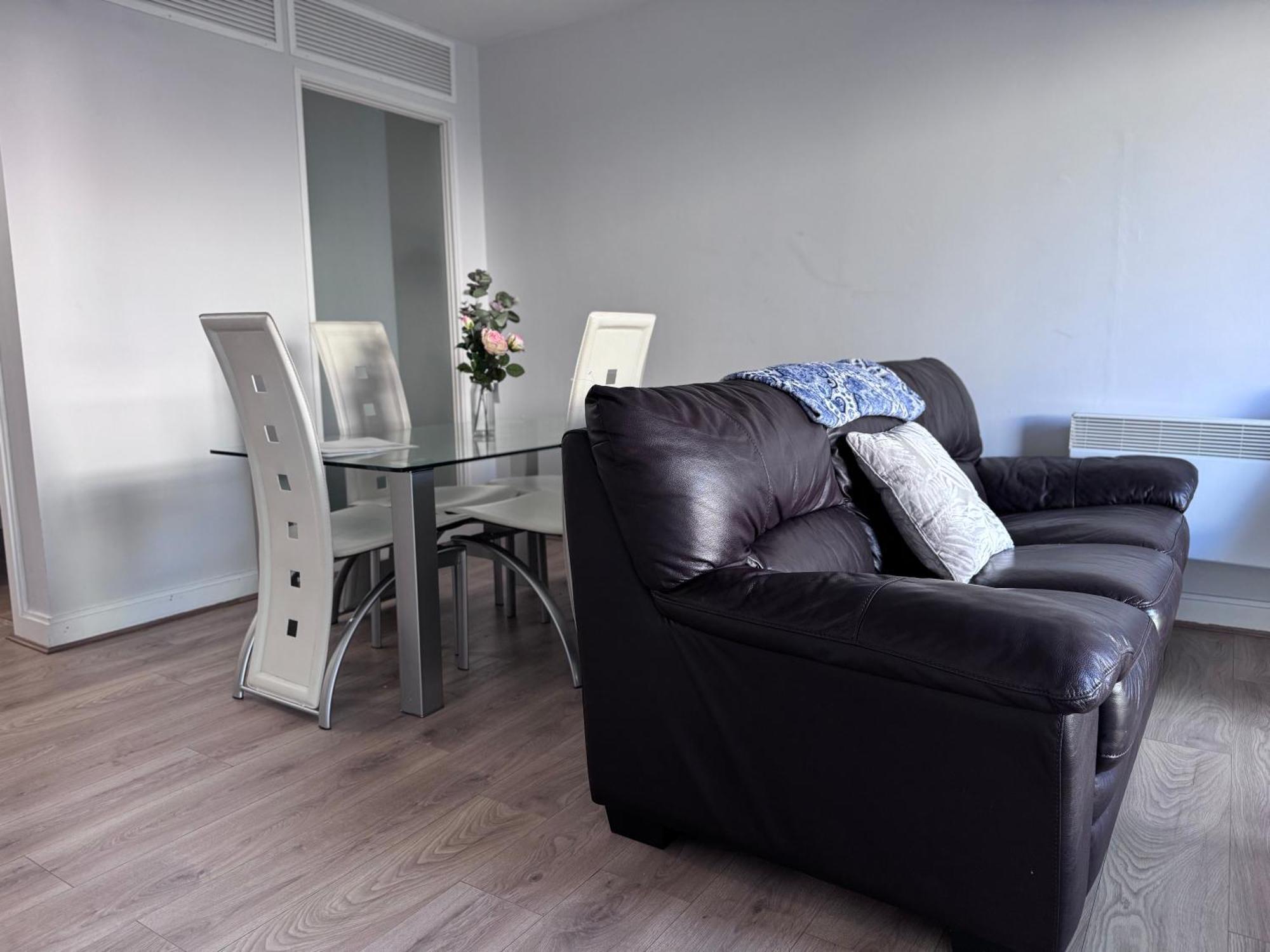 Luxe Heights Nest Apartment Birmingham Bagian luar foto